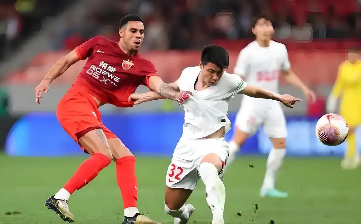 包含今夜中超焦点战；上海海港调整名单；球迷炸锅；细节决定成败的词条